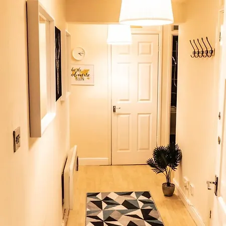 Modern And Cosy With Free Car Park And Free Wifi !!! *
