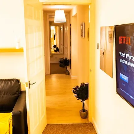 Apartman Modern And Cosy With Free Car Park And Free Wifi !!! *