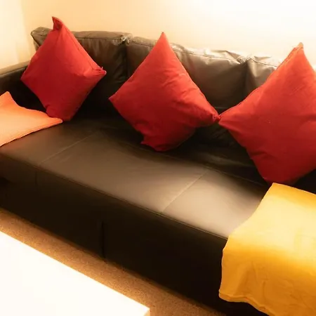 Apartman Modern And Cosy With Free Car Park And Free Wifi !!!